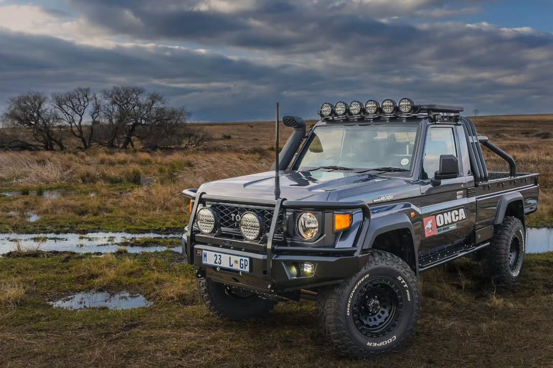Land Cruiser build by @onca4x4