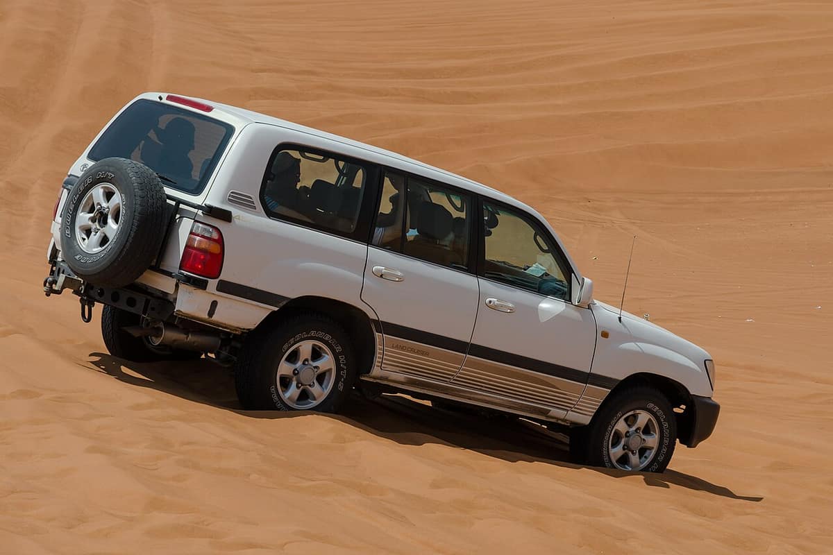 Toyota Land Cruiser 100 Series — the V8-powered wagon with independent front suspension that replaced the 80