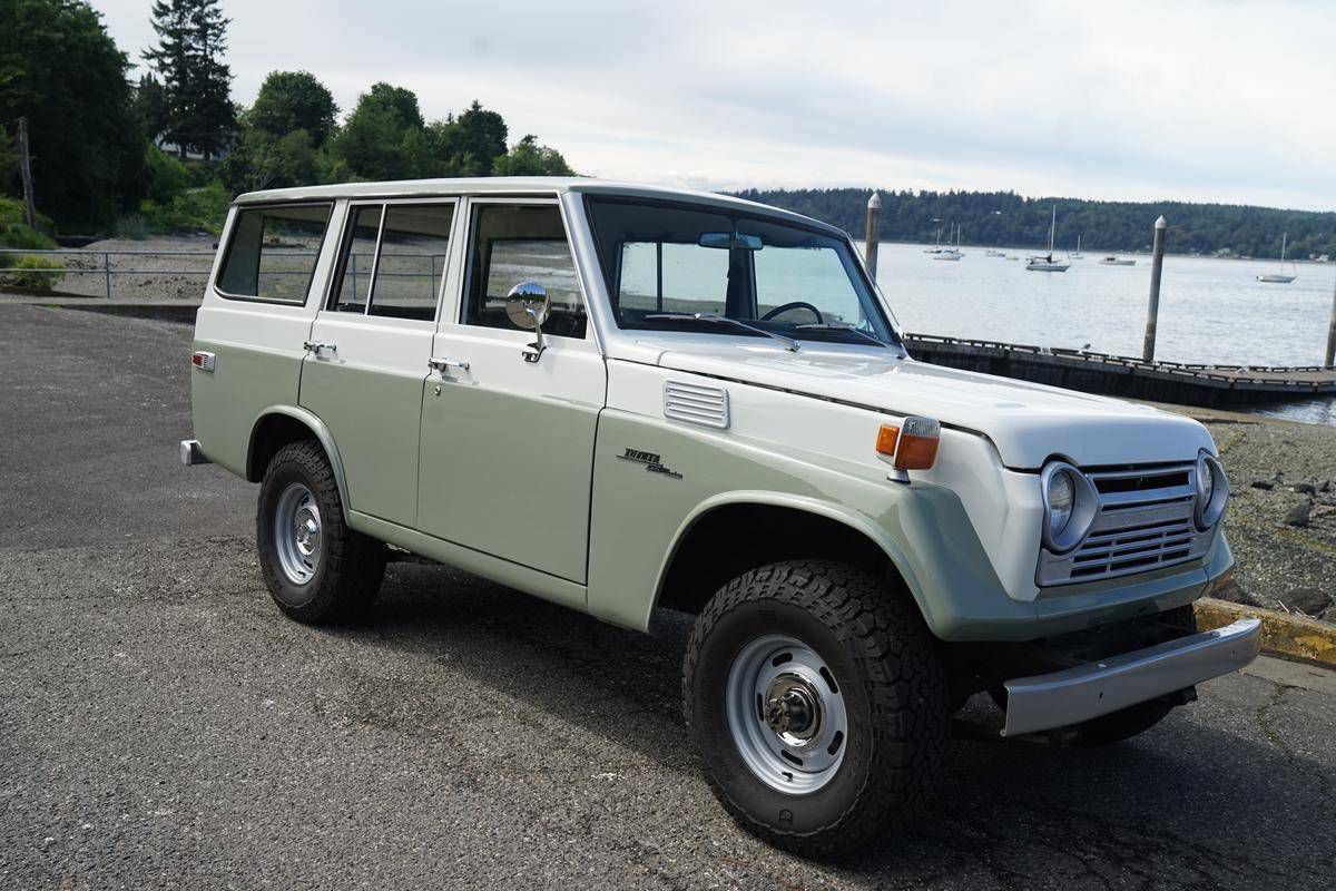 Toyota Land Cruiser 55 Series — first Land Cruiser wagon to go into regular production
