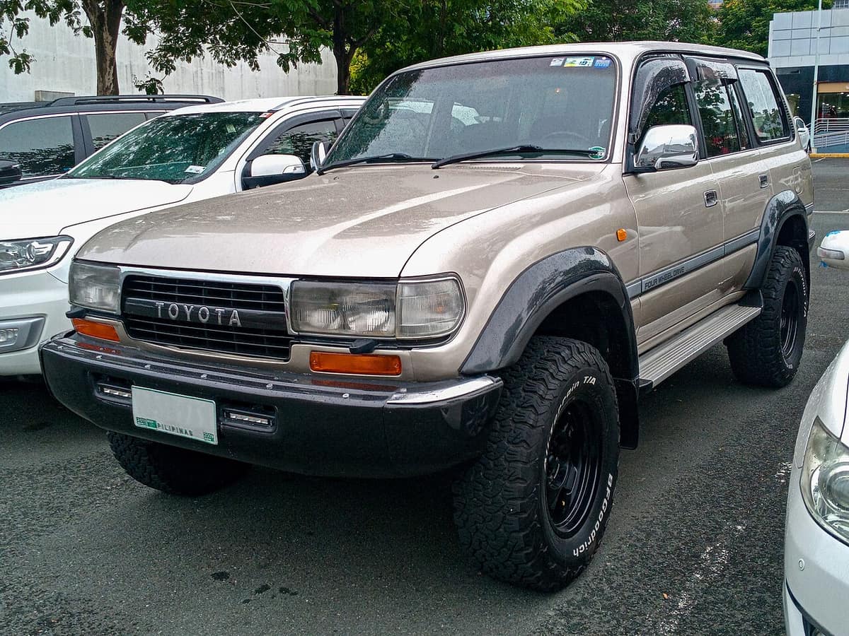 Toyota Land Cruiser 80 Series — the longer, wider, more comfortable wagon launched in 1990