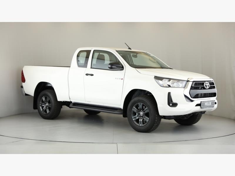 2026 Toyota Hilux 2.4GD-6 Xtra Cab Raider Manual