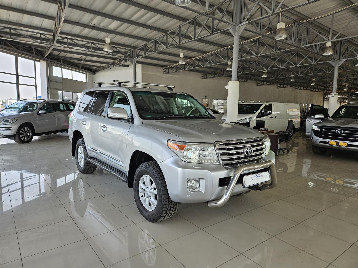 2013 Toyota Land Cruiser 200 4.6 V8 VX