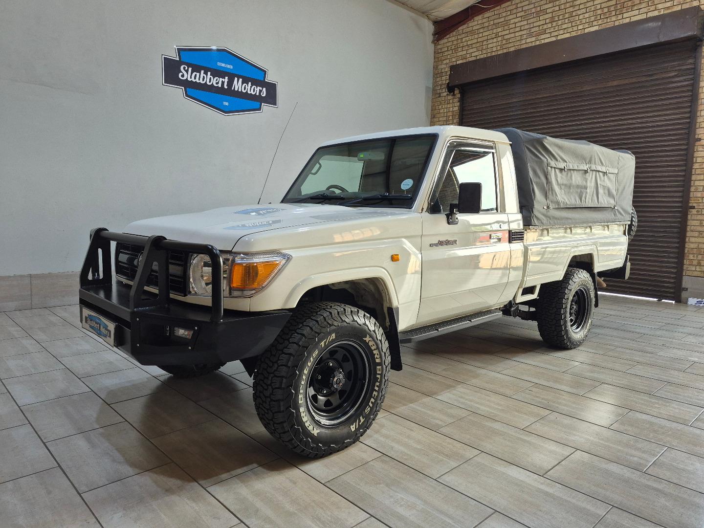 2011 Toyota Land Cruiser 79 4.0 V6