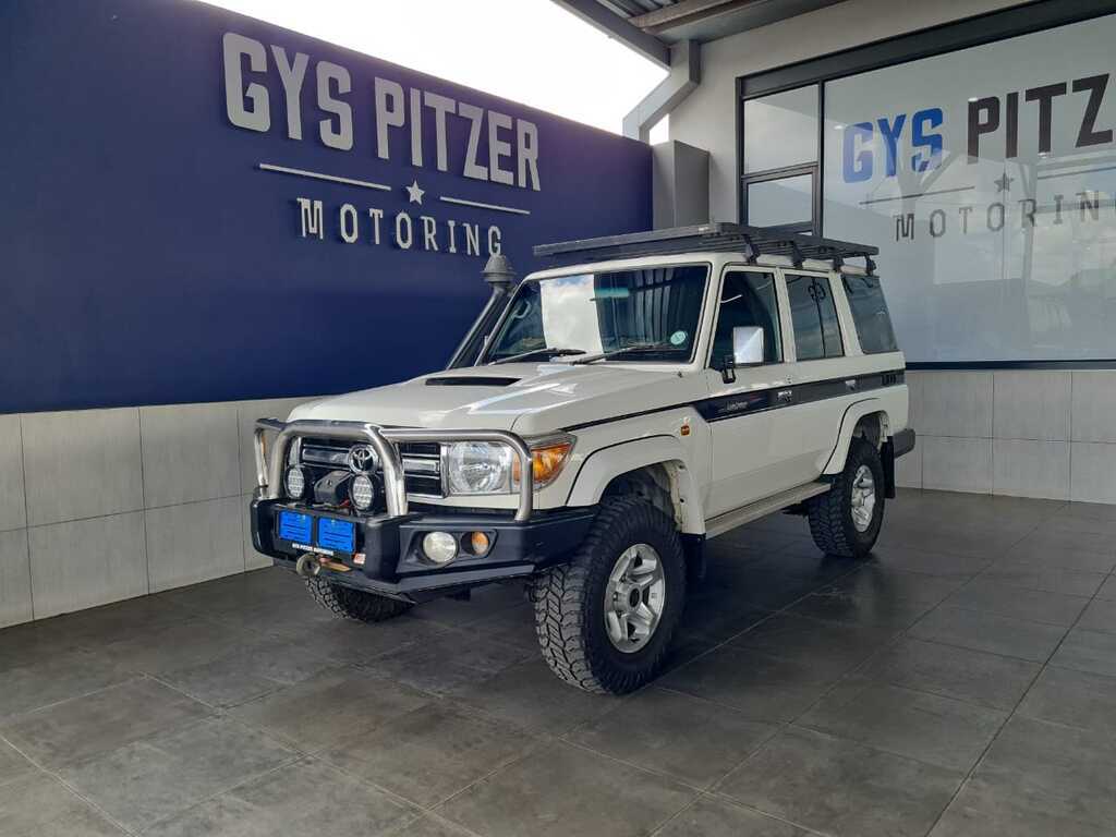 2017 Toyota Land Cruiser 76 4.5D-4D LX V8 Station Wagon