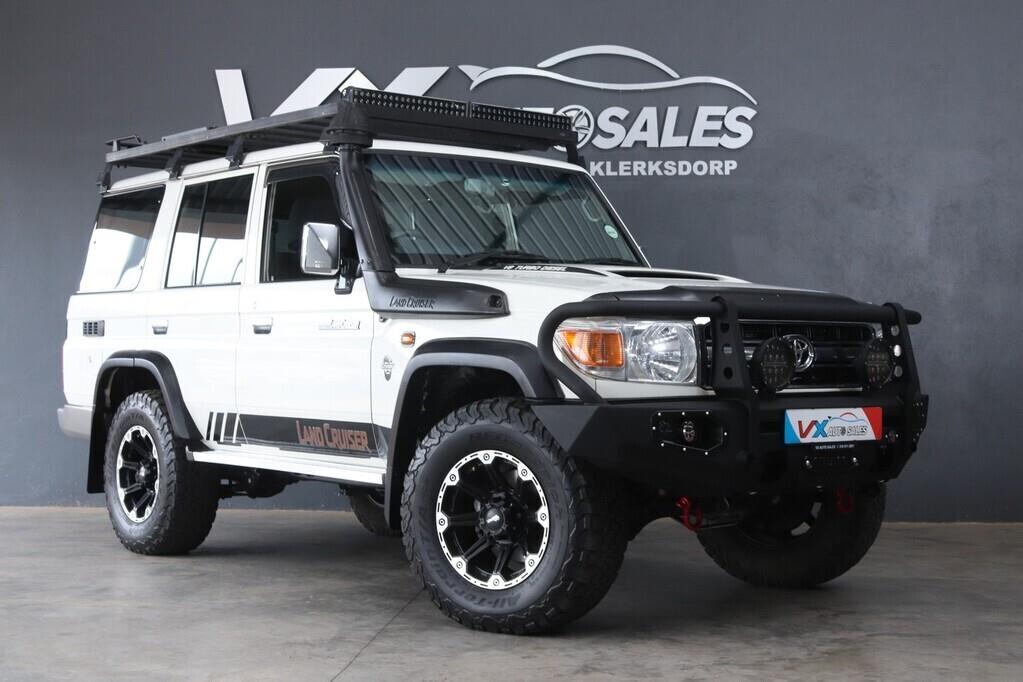 2015 Toyota Land Cruiser 76 4.5D-4D LX V8 Station Wagon