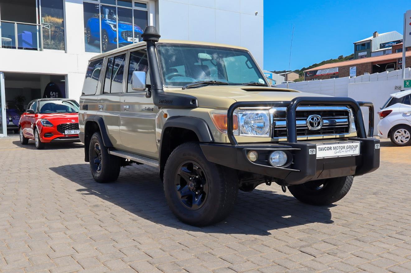 2015 Toyota Land Cruiser 76 4.5D-4D LX V8 Station Wagon