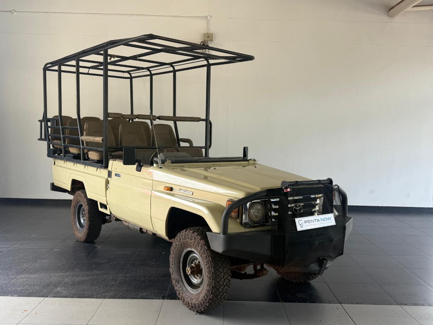 2004 Toyota Land Cruiser 4.2  Pick Up
