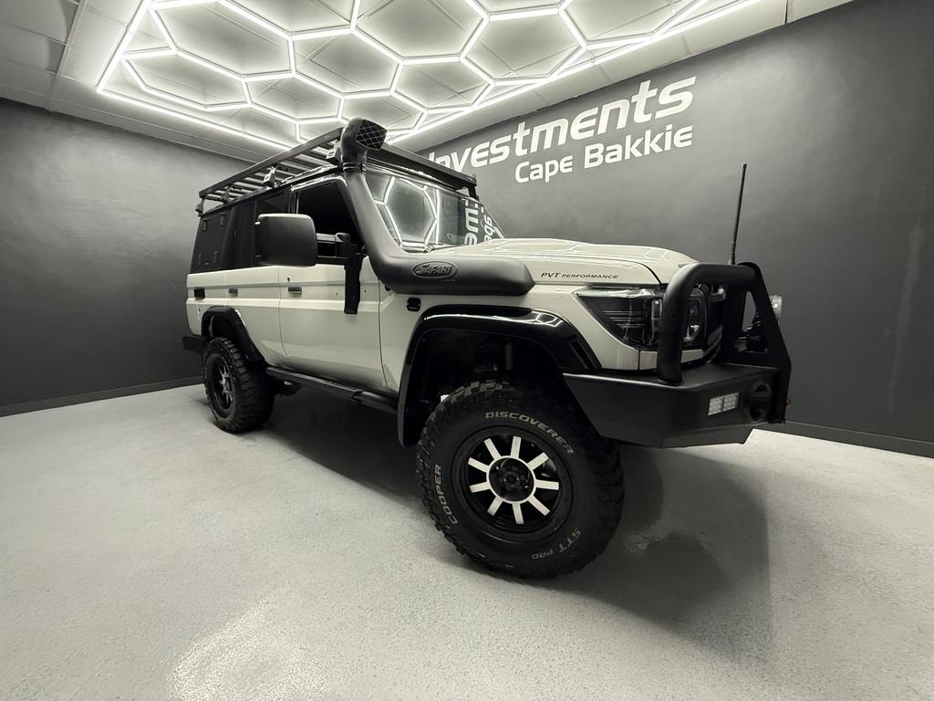 2015 Toyota Land Cruiser 76 4.5D-4D LX V8 Station Wagon