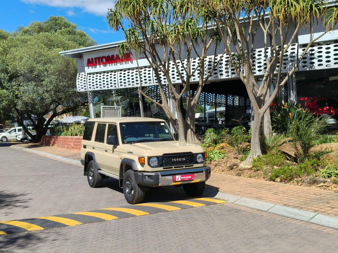 2026 Toyota Land Cruiser 76 2.8GD-6 Station Wagon