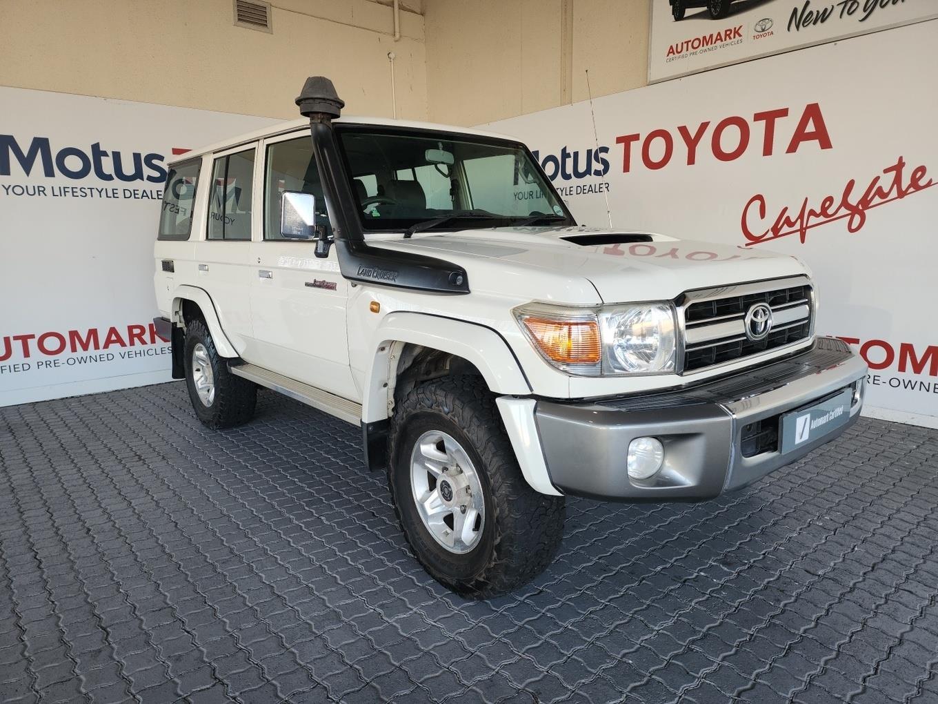 2015 Toyota Land Cruiser 76 4.5D-4D LX V8 Station Wagon