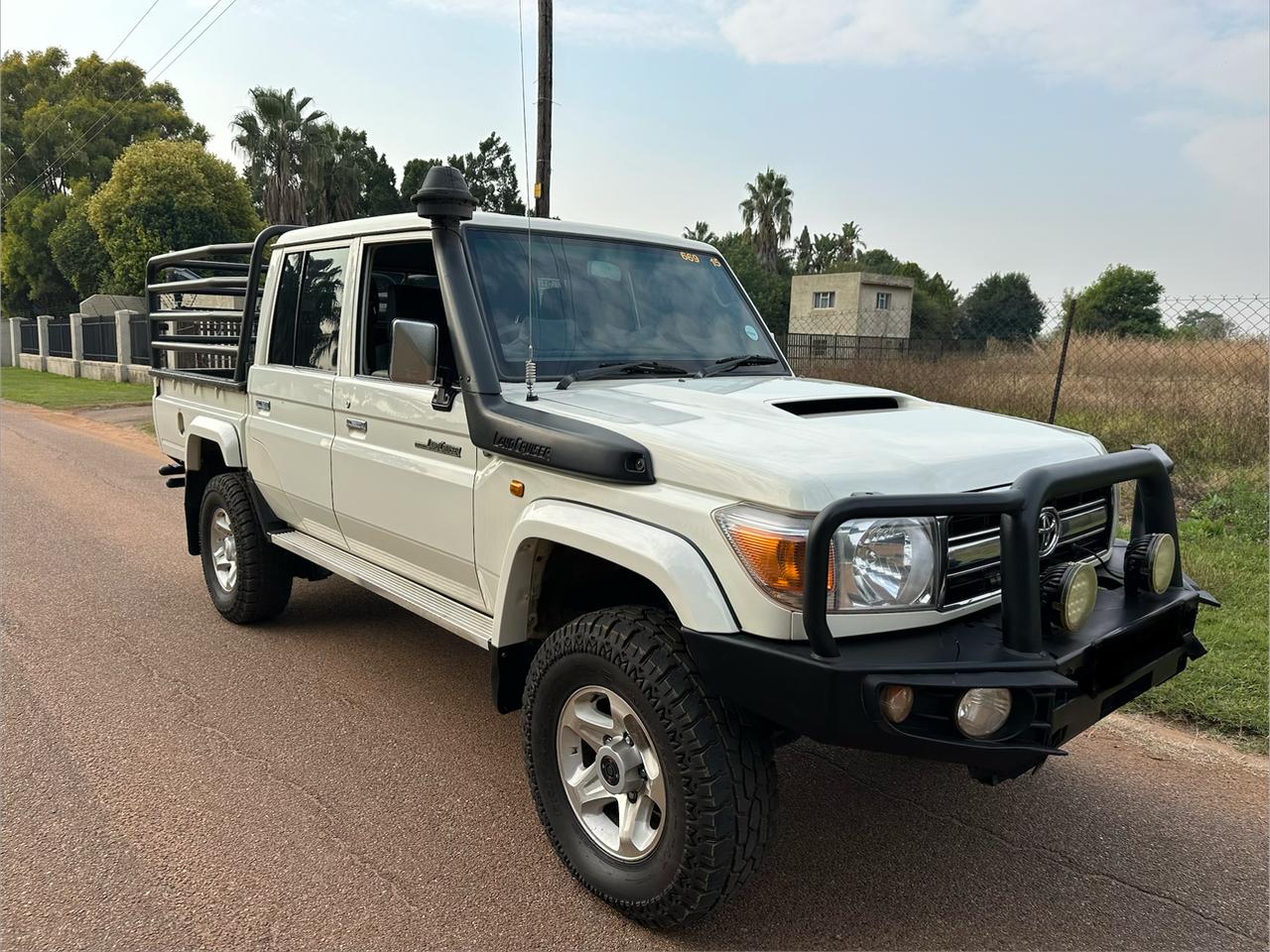 2015 Toyota Land Cruiser 79 4.5D-4D LX V8 Double Cab