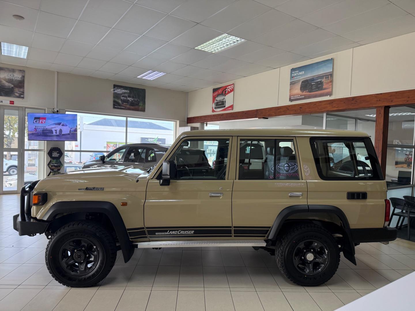 2026 Toyota Land Cruiser 76 2.8GD-6 Station Wagon VX