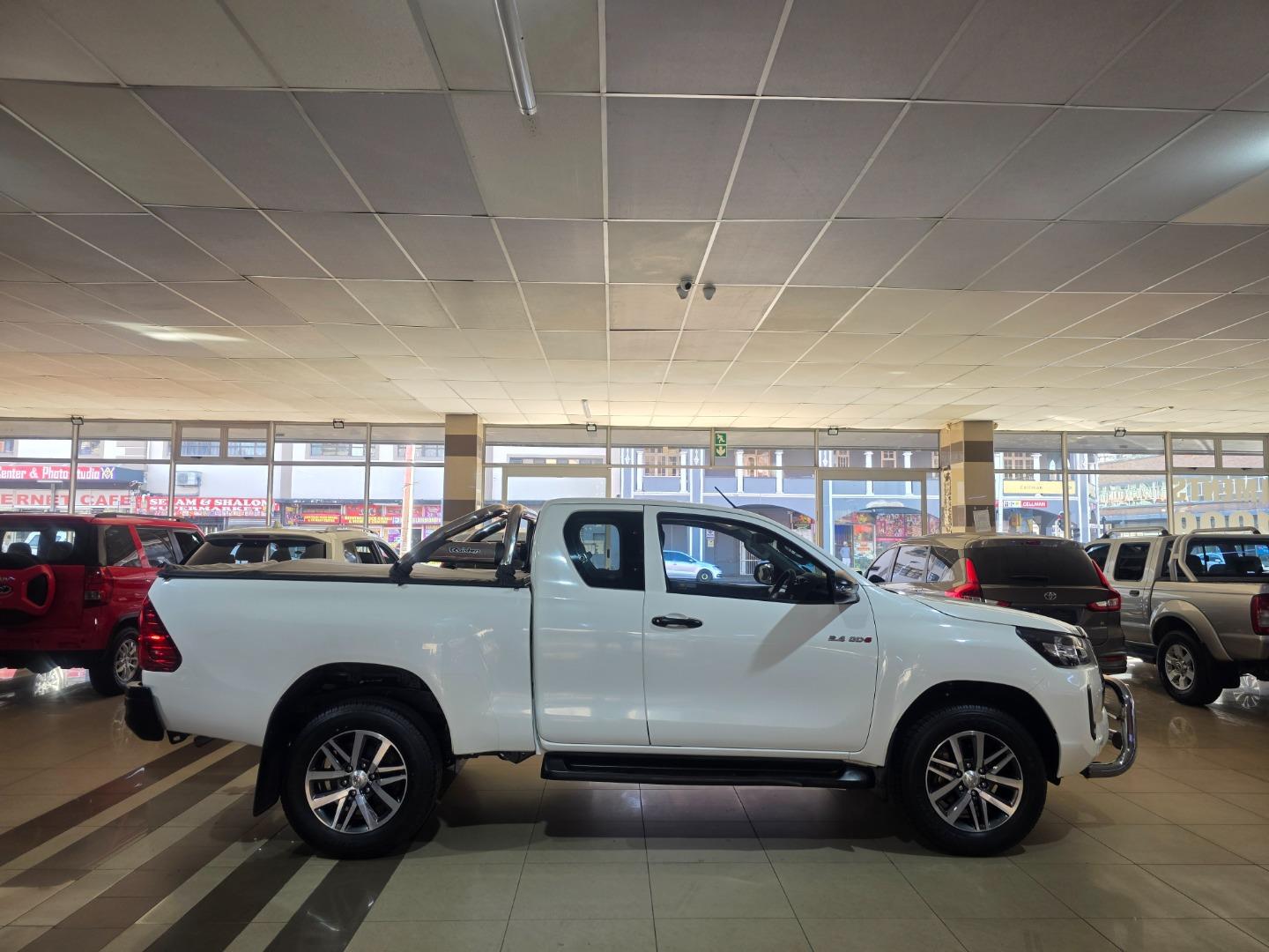 2024 Toyota Hilux 2.4GD-6 Xtra Cab Raider