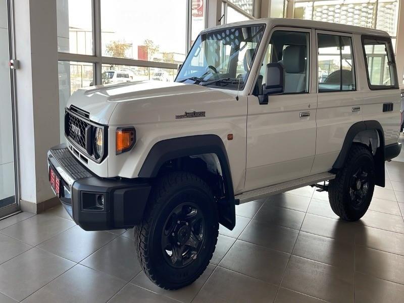 2026 Toyota Land Cruiser 76 2.8GD-6 Station Wagon LX Auto