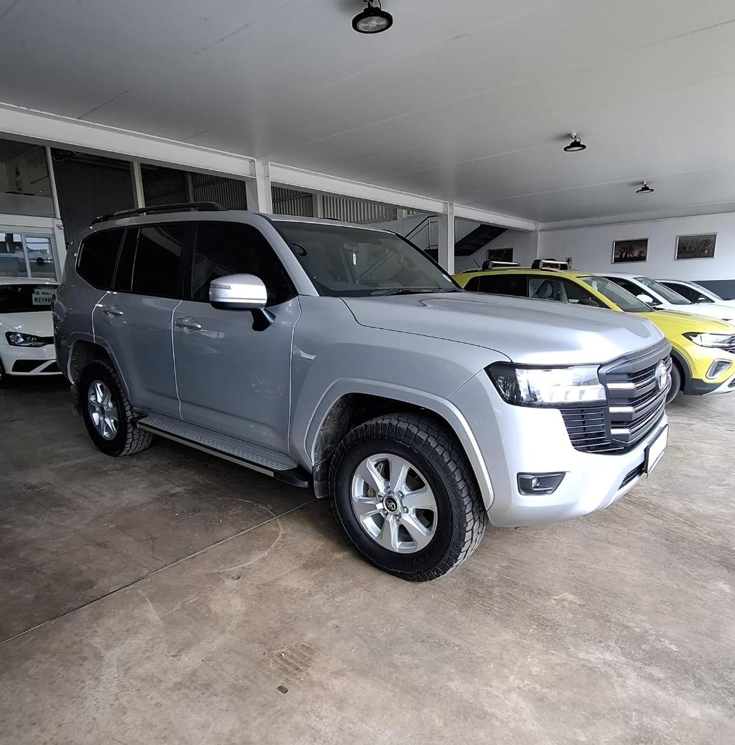 2023 Toyota Land Cruiser 300 3.3D GX-R