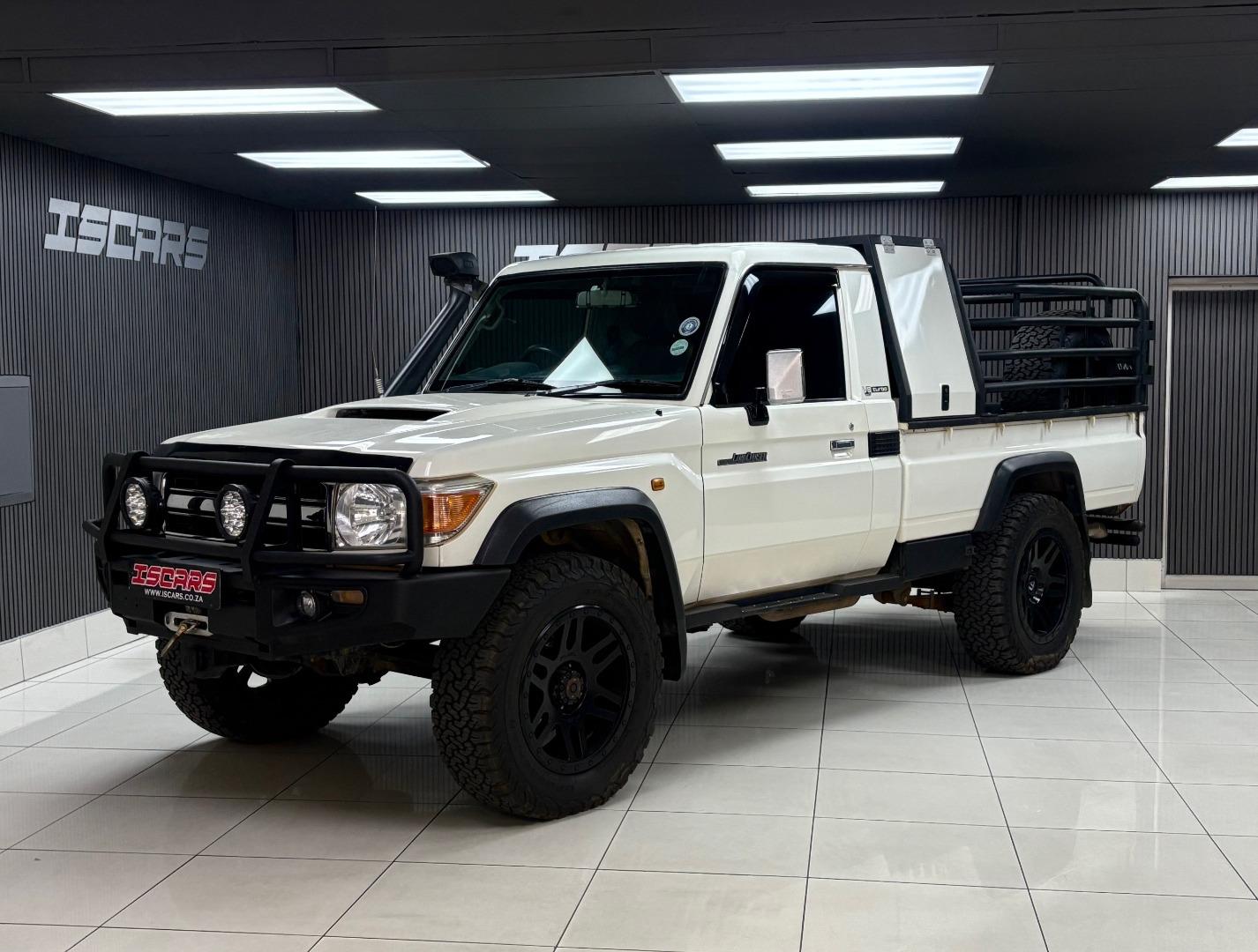 2015 Toyota Land Cruiser 79 4.5D-4D LX V8