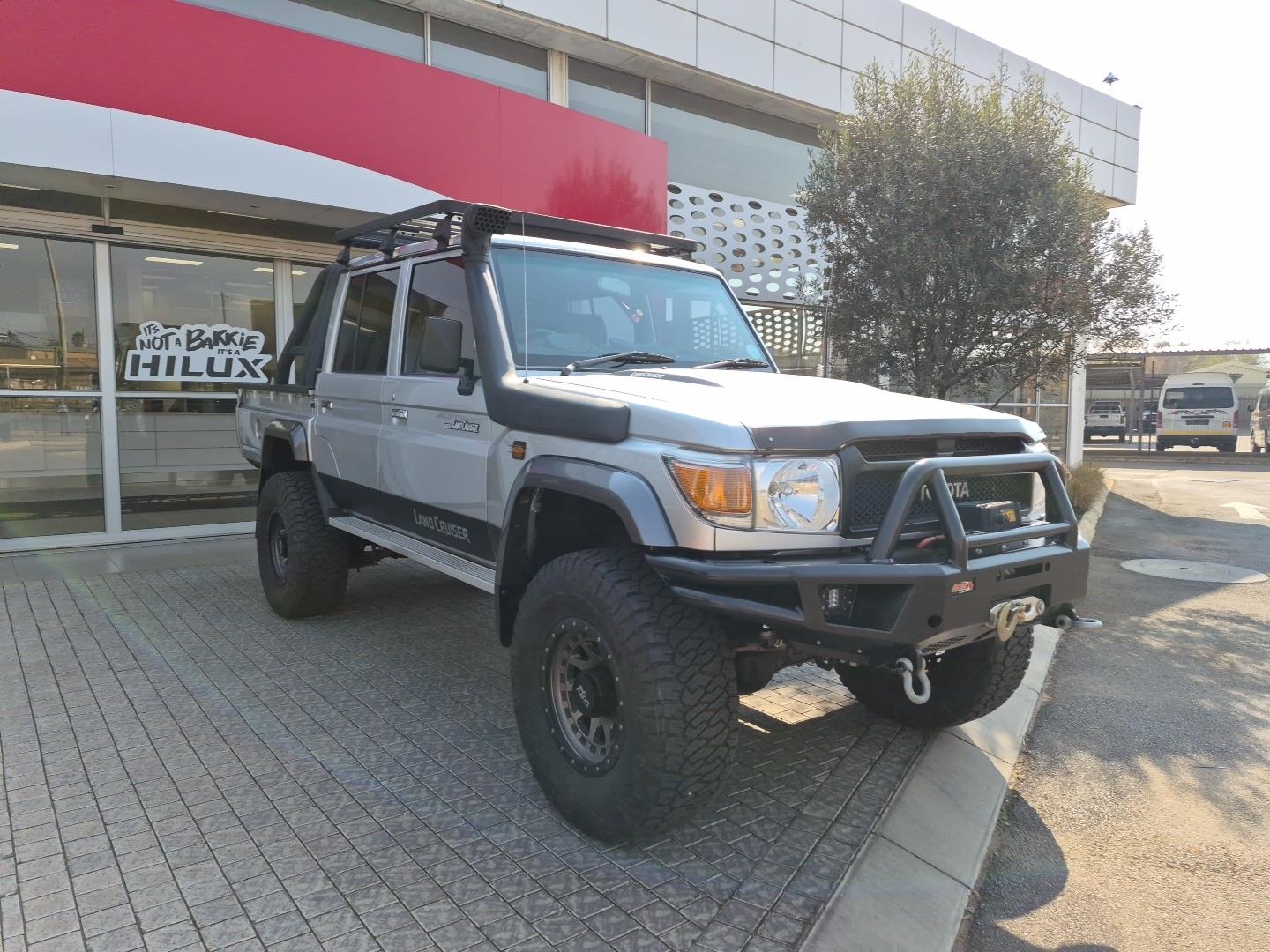 2017 Toyota Land Cruiser 79 4.0 V6 Double Cab