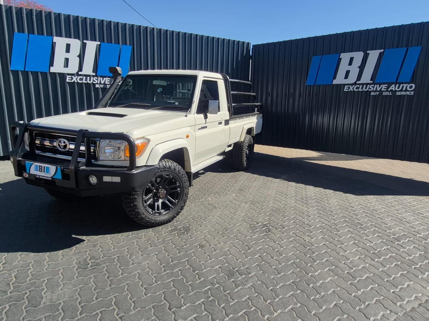 2015 Toyota Land Cruiser 79 4.5D-4D LX V8