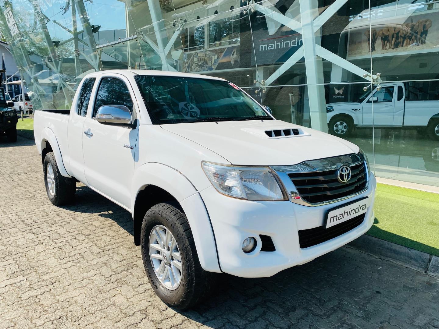 2015 Toyota Hilux 3.0D-4D Xtra Cab 4x4 Raider Legend 45