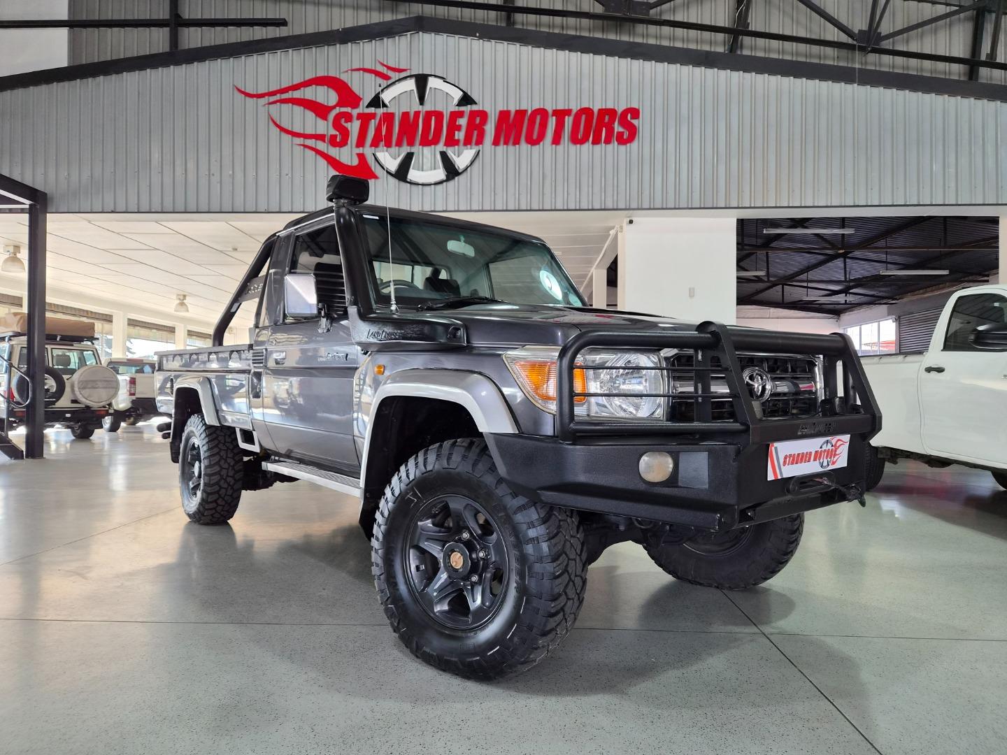 2015 Toyota Land Cruiser 79 4.5D-4D LX V8