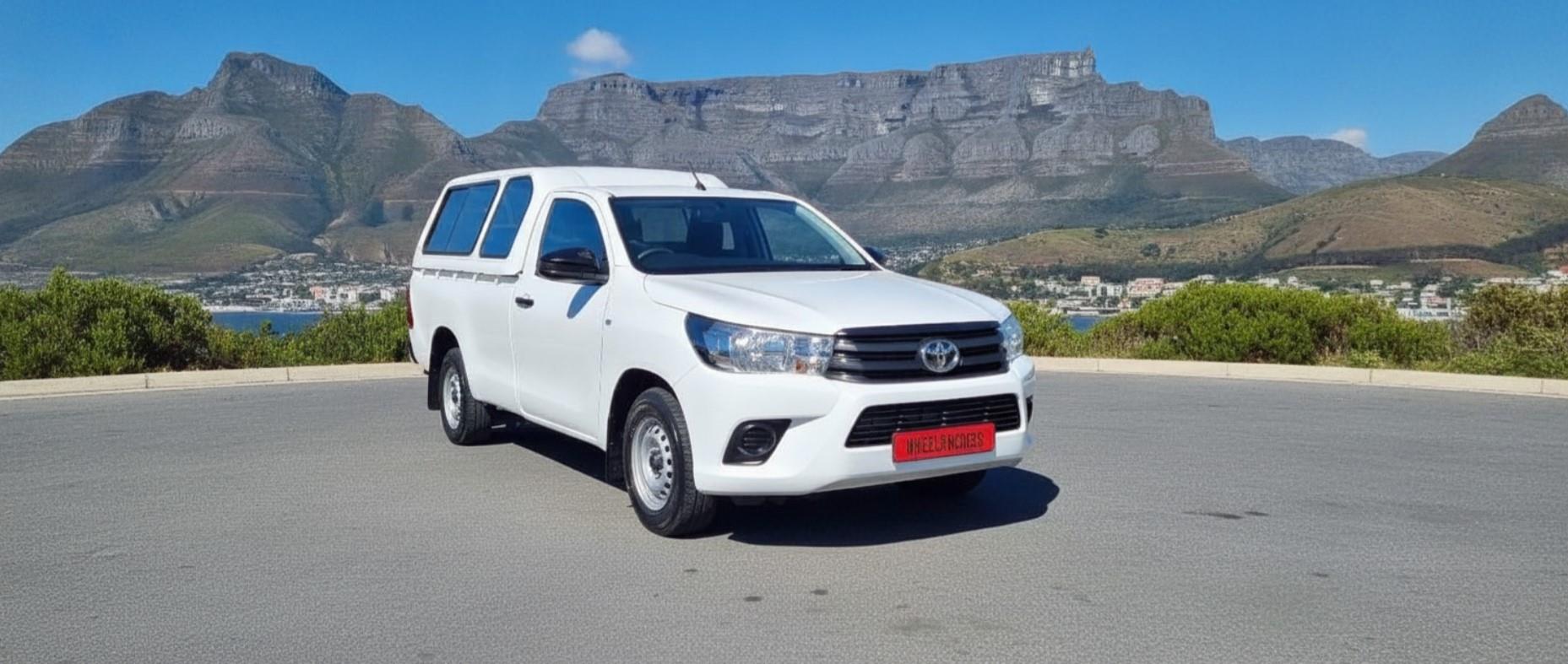 2017 Toyota Hilux 2.0 (Aircon)