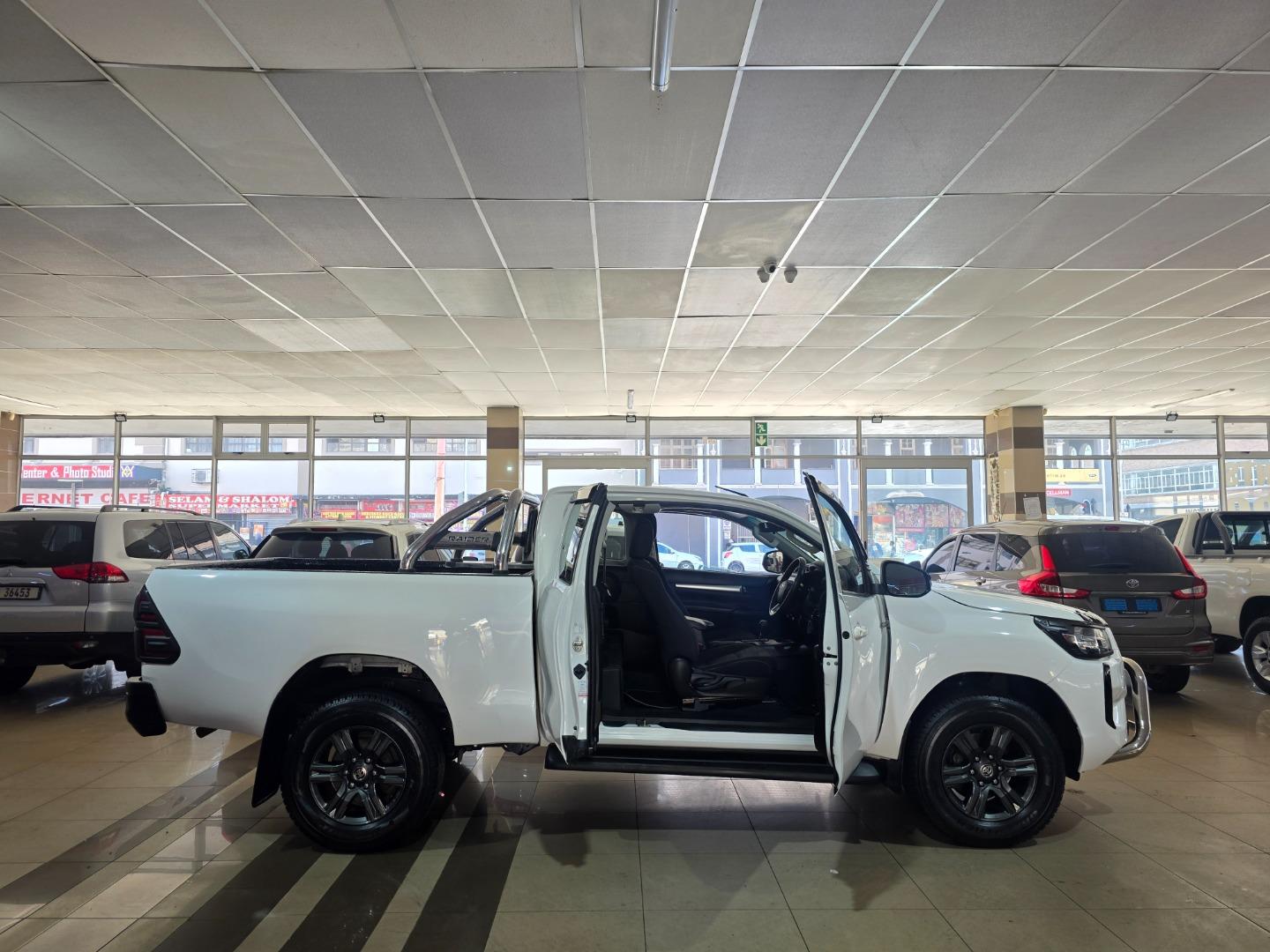 2025 Toyota Hilux 2.4GD-6 Xtra Cab Raider Auto
