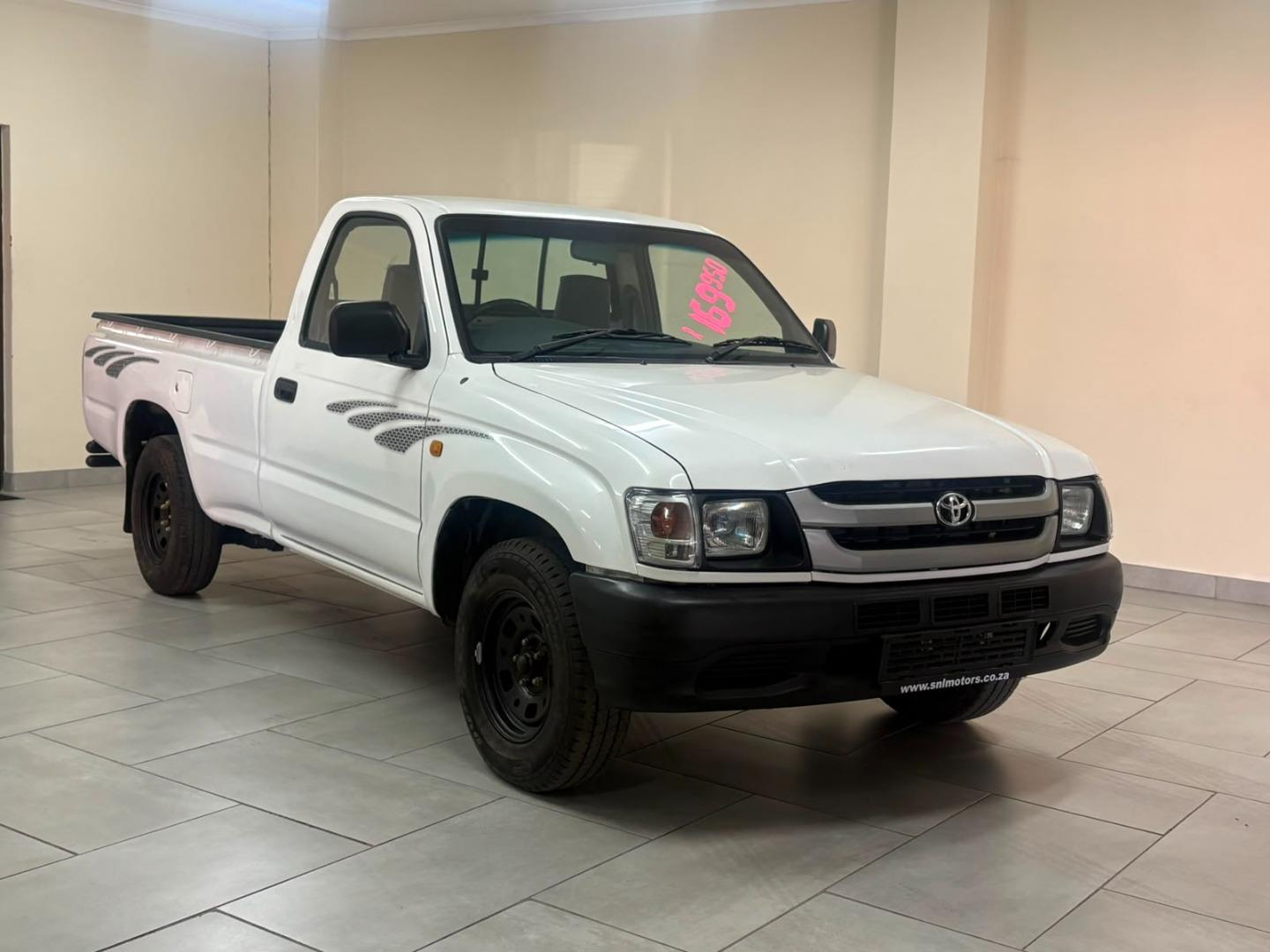 2004 Toyota Hilux 2400D