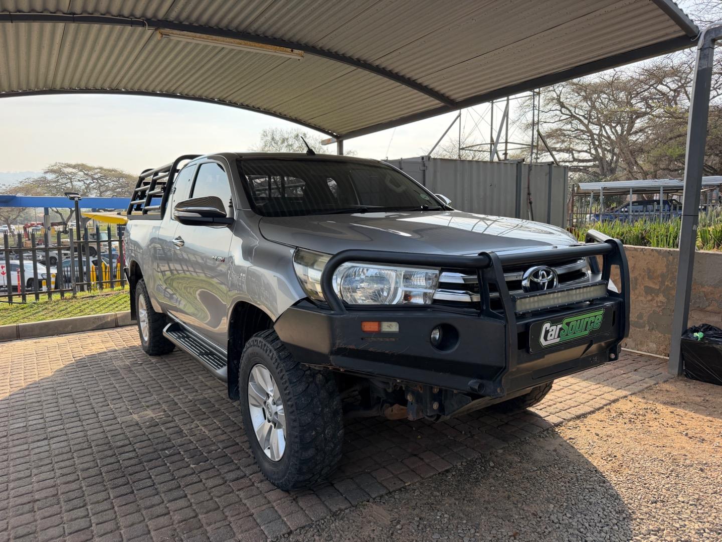 2016 Toyota Hilux 2.8GD-6 Xtra cab 4x4 Raider