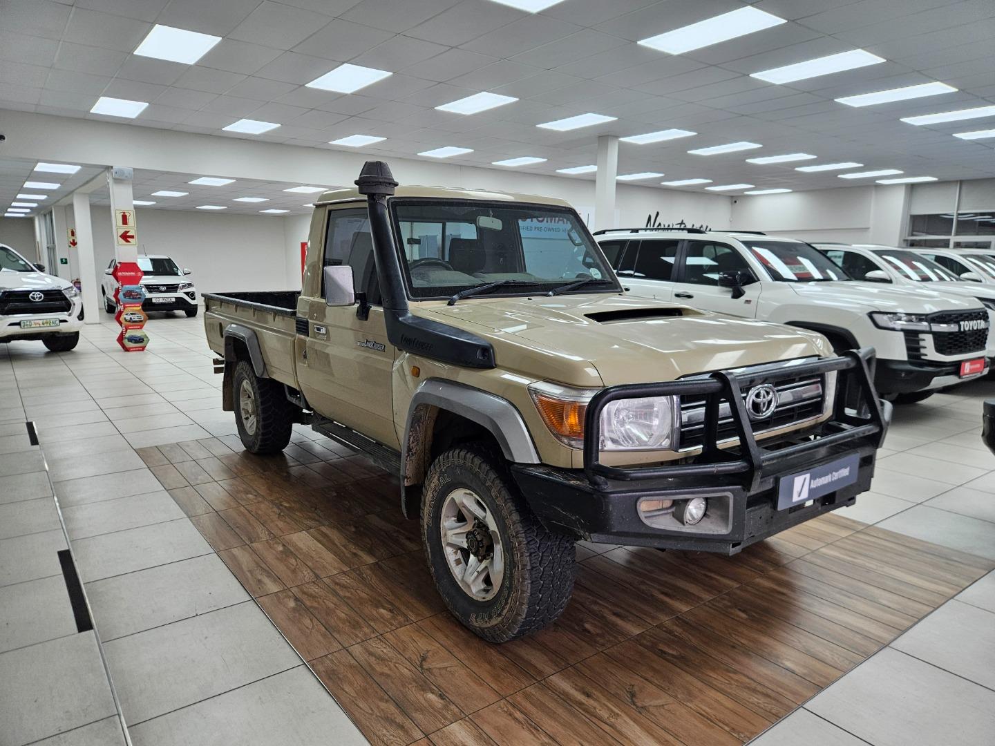 2015 Toyota Land Cruiser 79 4.5D-4D LX V8
