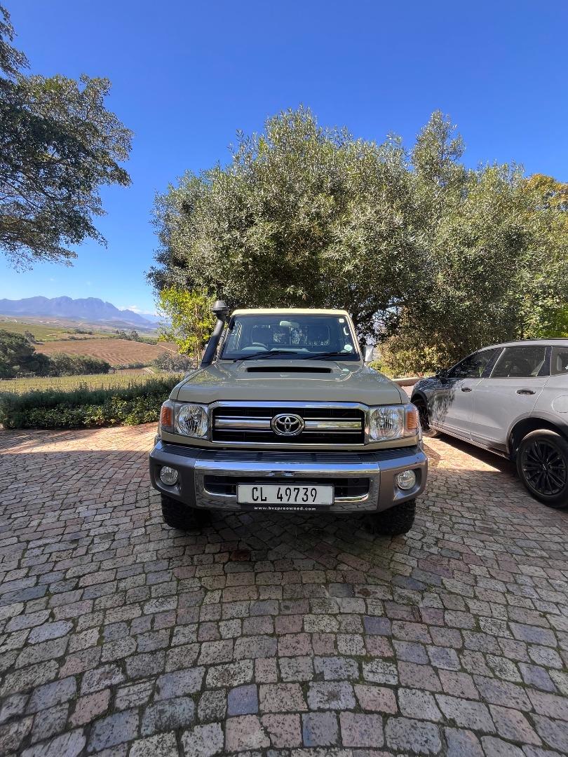 2015 Toyota Land Cruiser 79 4.5D-4D LX V8
