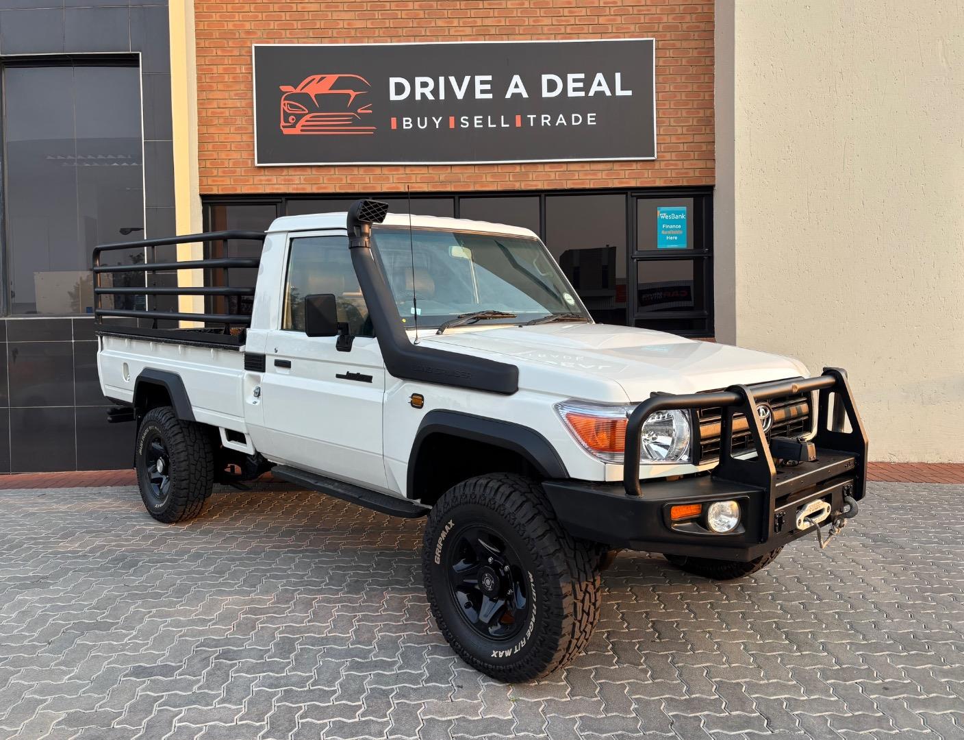 2012 Toyota Land Cruiser 79 4.0 V6