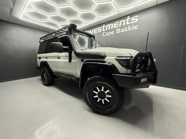 2015 Toyota Land Cruiser 76 4.5D-4D LX V8 Station Wagon