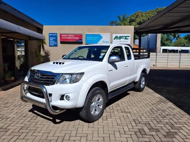 2015 Toyota Hilux 3.0D-4D Xtra Cab Raider Legend 45