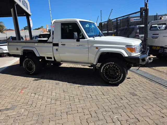 2022 Toyota Land Cruiser 79 4.0 V6