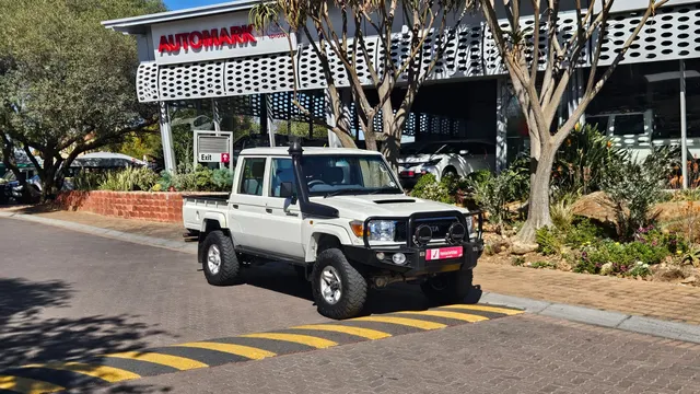 2019 Toyota Land Cruiser 79 4.5D-4D LX V8 Double Cab Namib