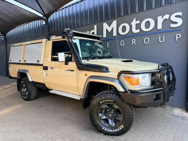 2015 Toyota Land Cruiser 79 4.5D-4D LX V8