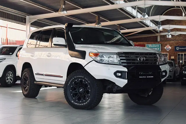 2015 Toyota Land Cruiser 200 4.6 V8 VX