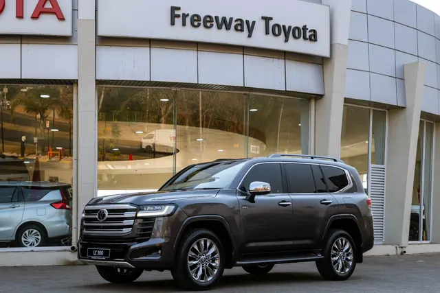 2026 Toyota Land Cruiser 300 3.5T HEV ZX
