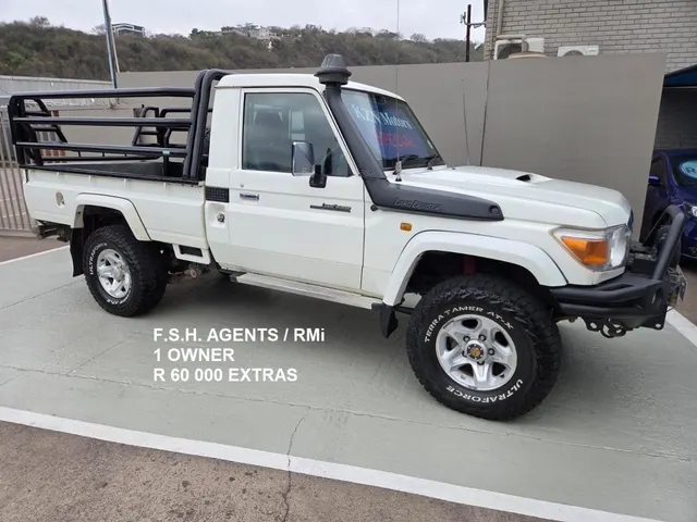 2014 Toyota Land Cruiser 79 4.5D-4D LX V8