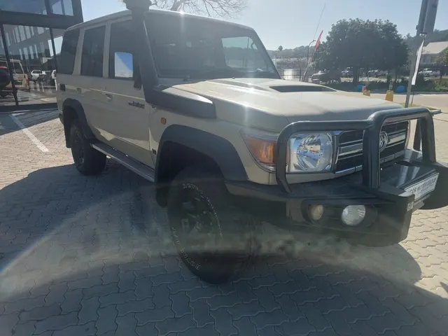 2015 Toyota Land Cruiser 76 4.5D-4D LX V8 Station Wagon