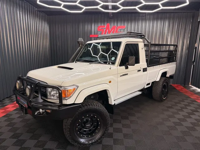 2016 Toyota Land Cruiser 79 4.5D-4D LX V8