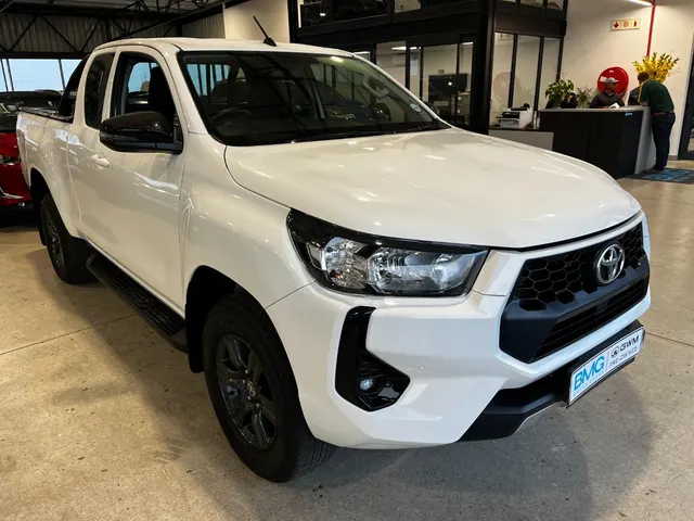 2025 Toyota Hilux 2.4GD-6 Xtra Cab Raider Auto