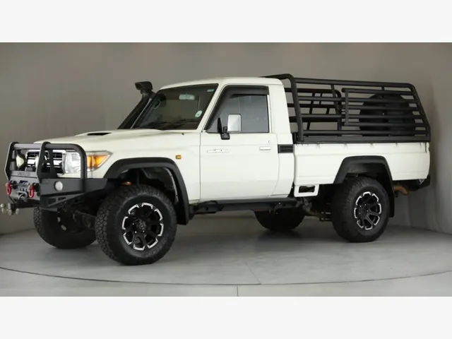 2015 Toyota Land Cruiser 79 4.5D-4D LX V8