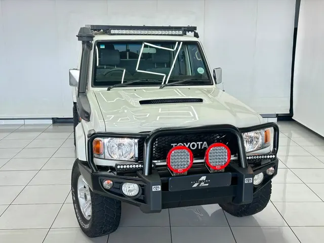 2020 Toyota Land Cruiser 79 4.5D-4D LX V8 Double Cab Namib