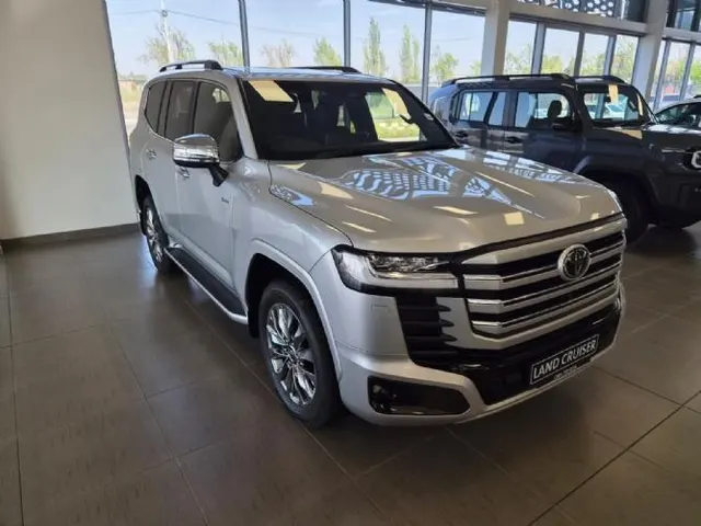 2026 Toyota Land Cruiser 300 3.5T HEV ZX