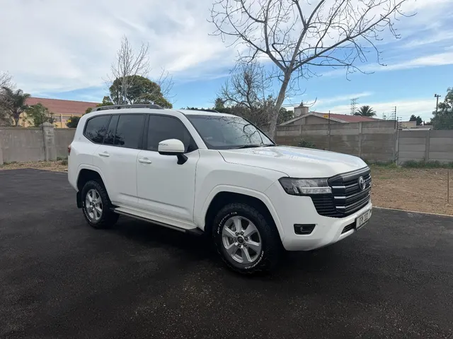 2023 Toyota Land Cruiser 300 3.3D GX-R