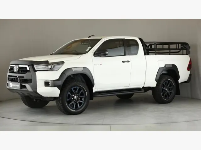 2024 Toyota Hilux 2.8GD-6 Xtra Cab 4x4 Legend Manual