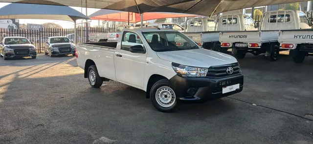 2025 Toyota Hilux 2.0 Single Cab S (Aircon)