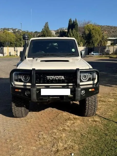 2016 Toyota Land Cruiser 79 4.5D-4D LX V8 Double Cab