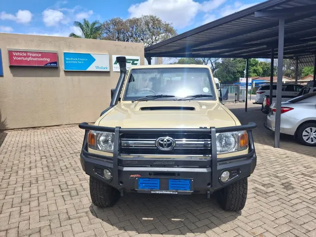 2017 Toyota Land Cruiser 79 4.5D-4D LX V8 Double Cab